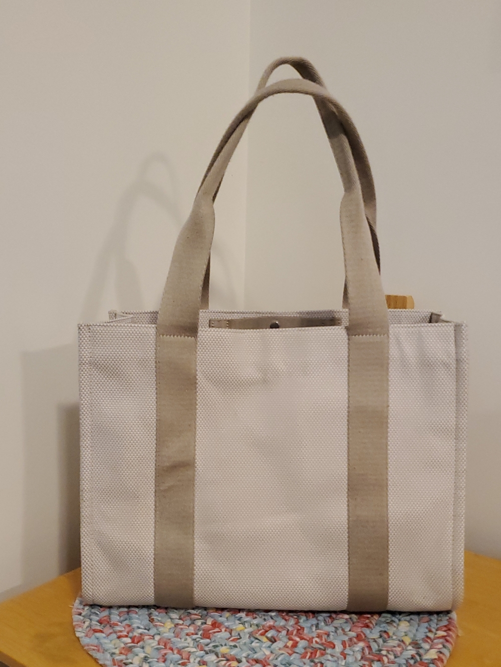Lululemon Two-Tone Canvas Tote Bag 10L in Like New Condition ... Mojave Tan - Picture 4 of 13